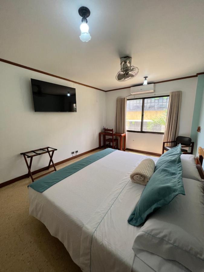 Hotel Caucasia Extérieur photo