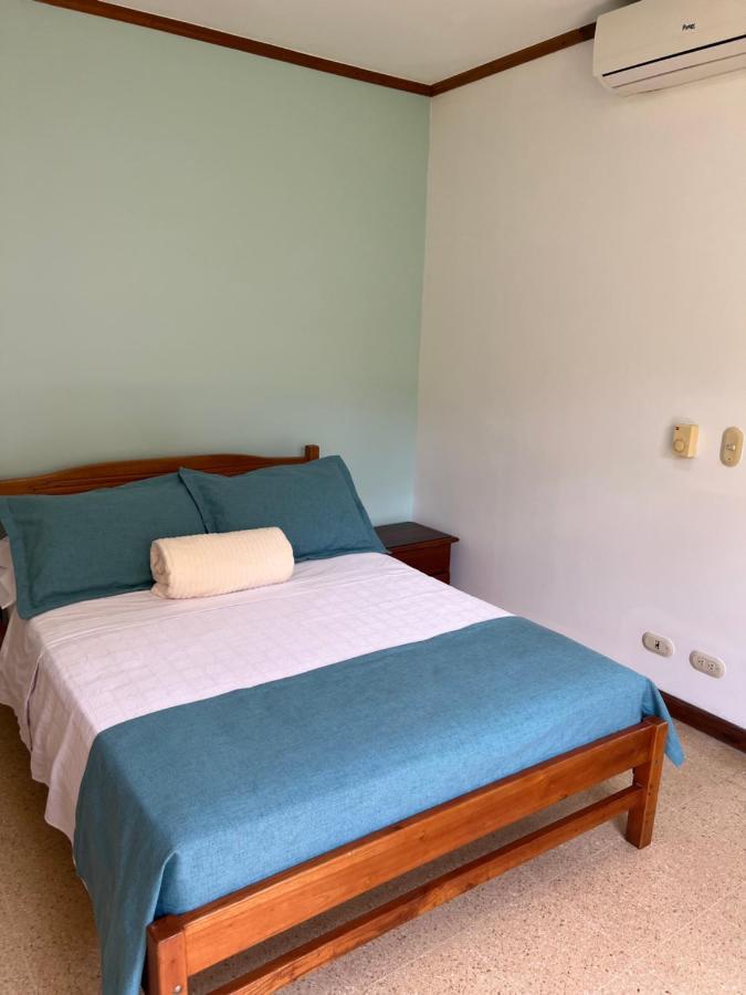 Hotel Caucasia Extérieur photo