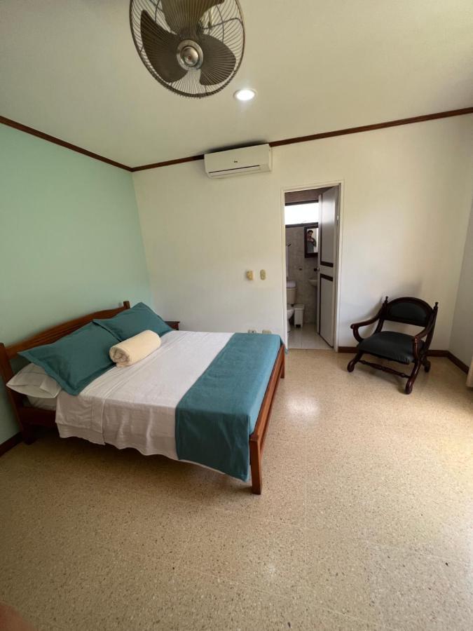 Hotel Caucasia Extérieur photo