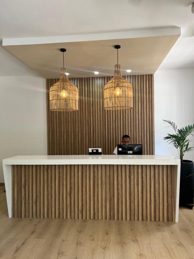 Hotel Caucasia Extérieur photo