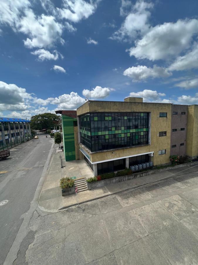 Hotel Caucasia Extérieur photo