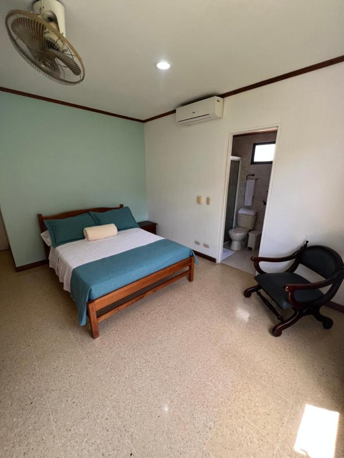 Hotel Caucasia Extérieur photo