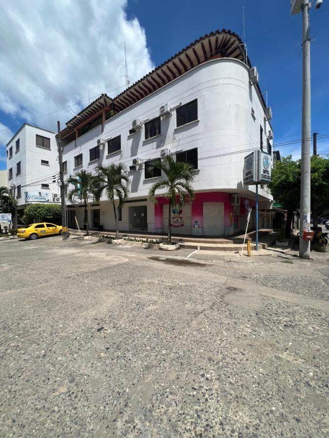 Hotel Caucasia Extérieur photo