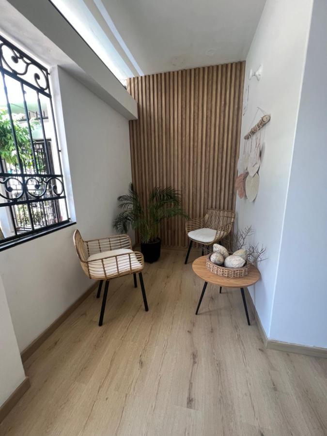 Hotel Caucasia Extérieur photo